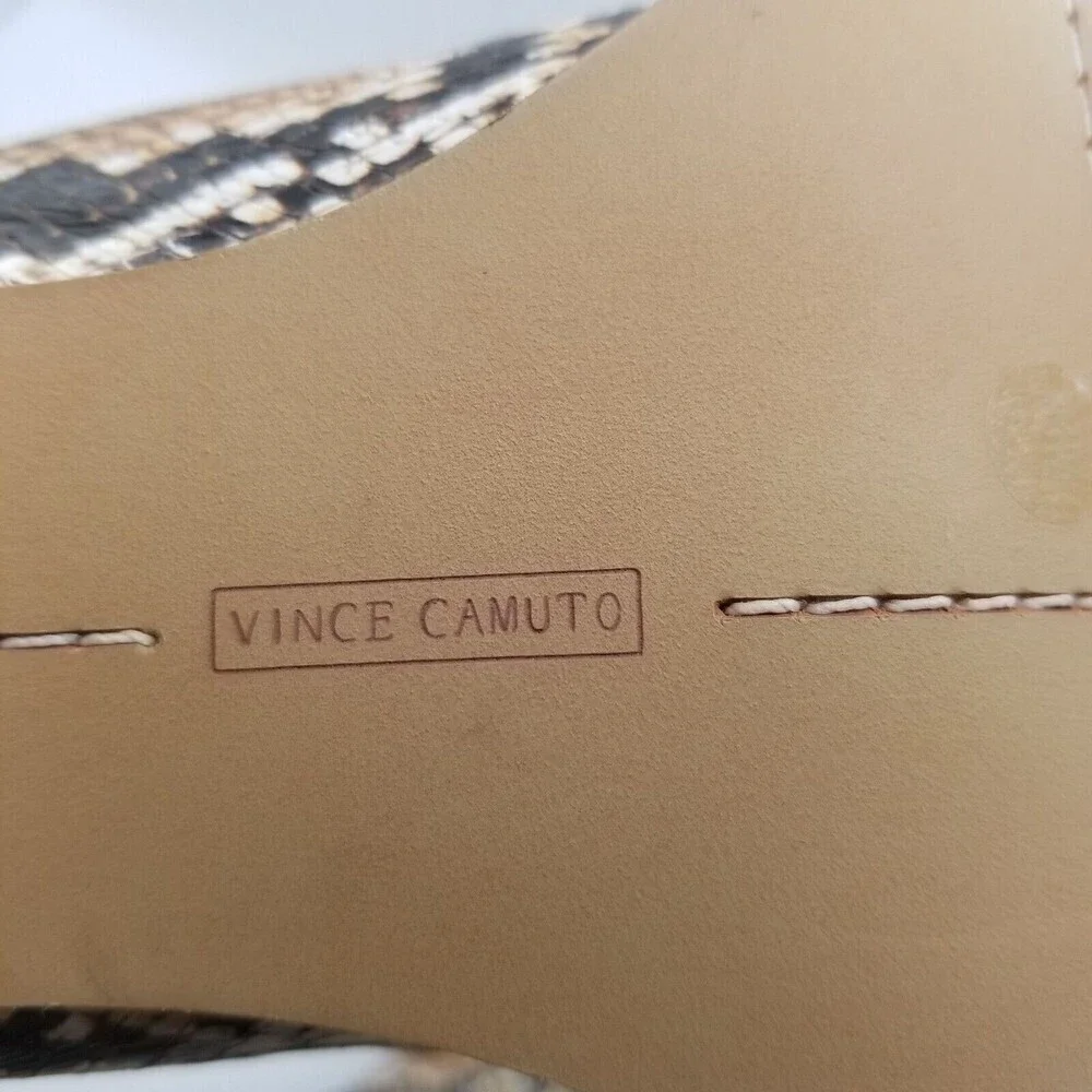 Vince Camuto Jentilliy Snake Print‎ Chelsea Boots 5.5 M